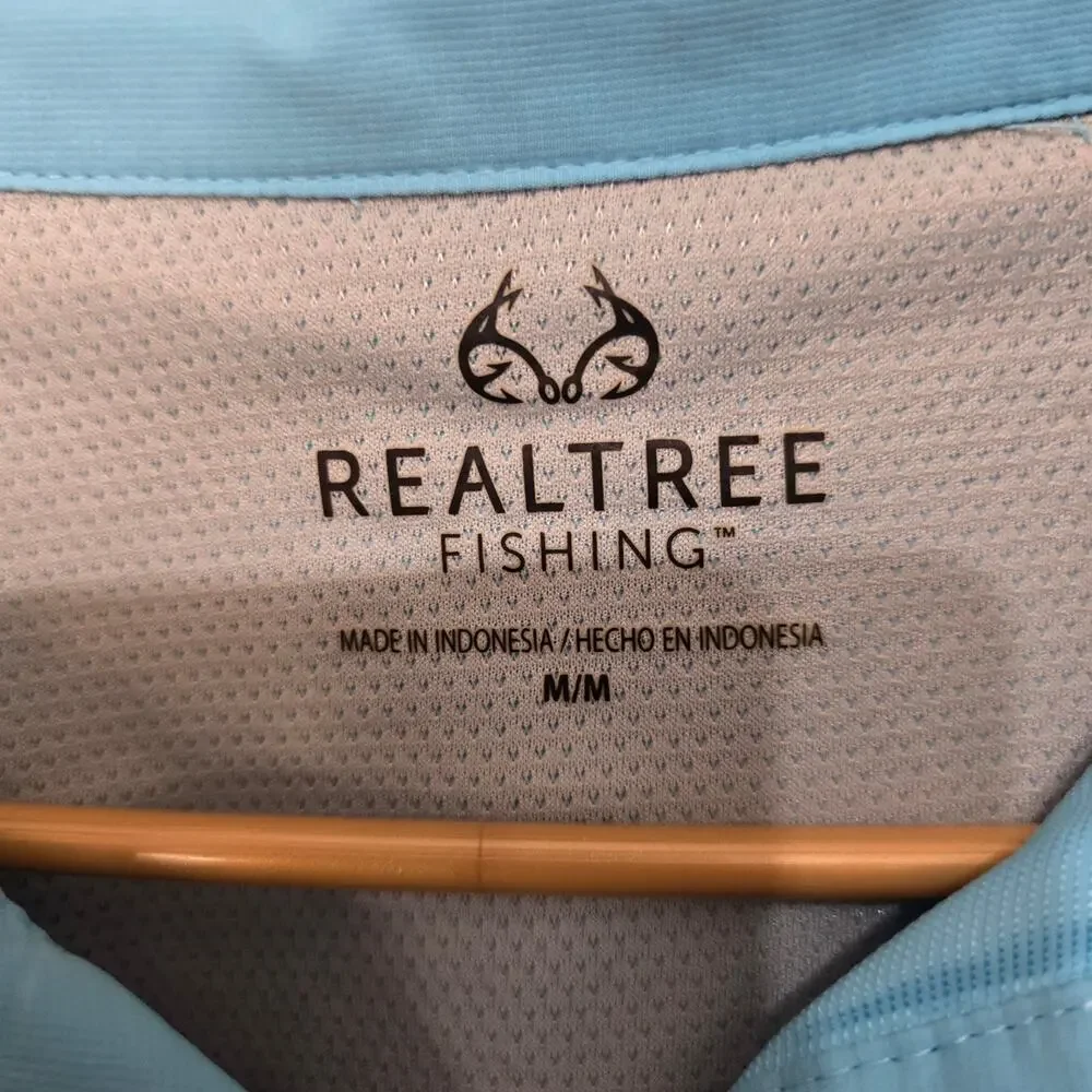 Realtree Fishing Shirt baby blue lightweight! Size M (Preloved) - Picture 3 of 4